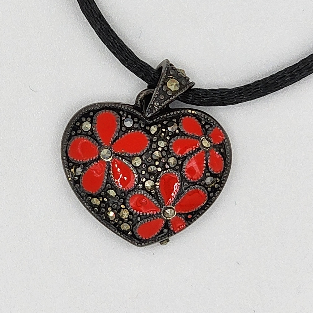Floral Heart Pendant Necklace
